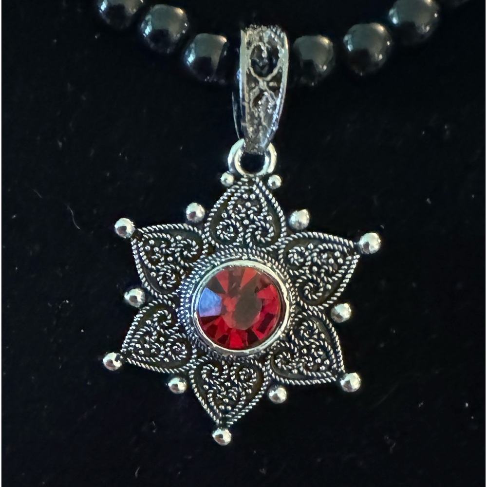 Red Hot Six-pointed Star Red Faux Gemstone Pendant, Faux Black Pearl Necklace - Picture 9 of 9